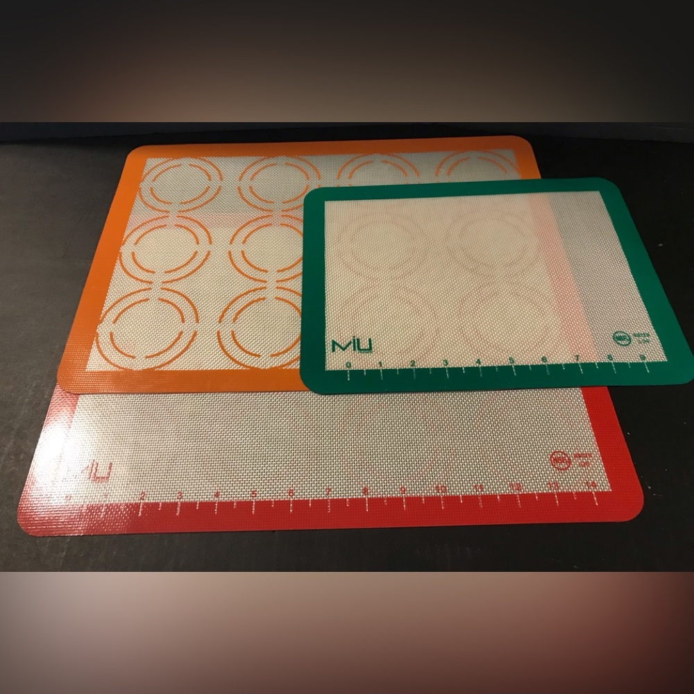 Set of MIU-France Silicone Baking Sheets, 2 Half Sheets, 1 Quarter Sheet